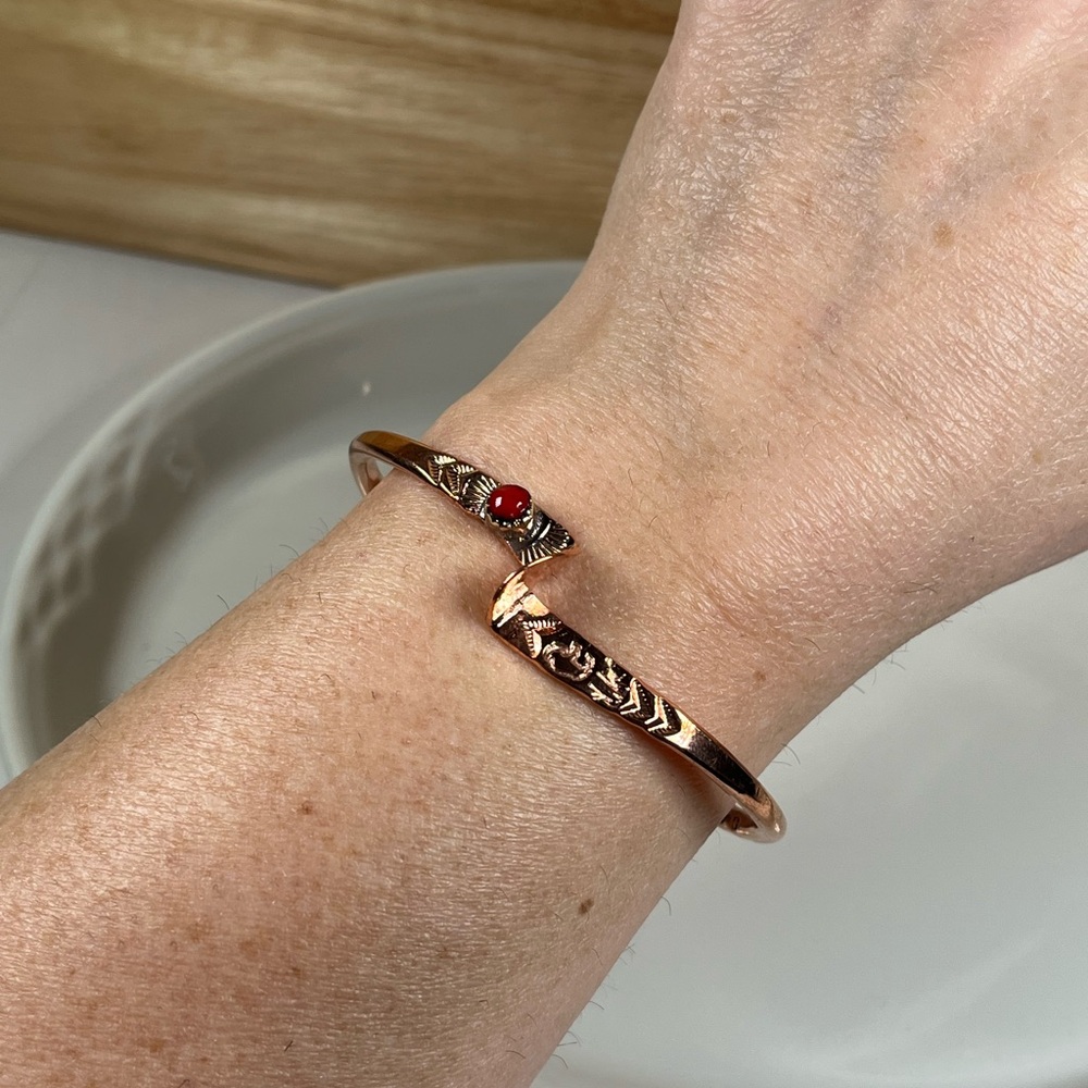 Solid Copper Native Made Apple Coral Gemstone Cuff Bracelet Size 6.5 Adjustable - Picture 6 of 7